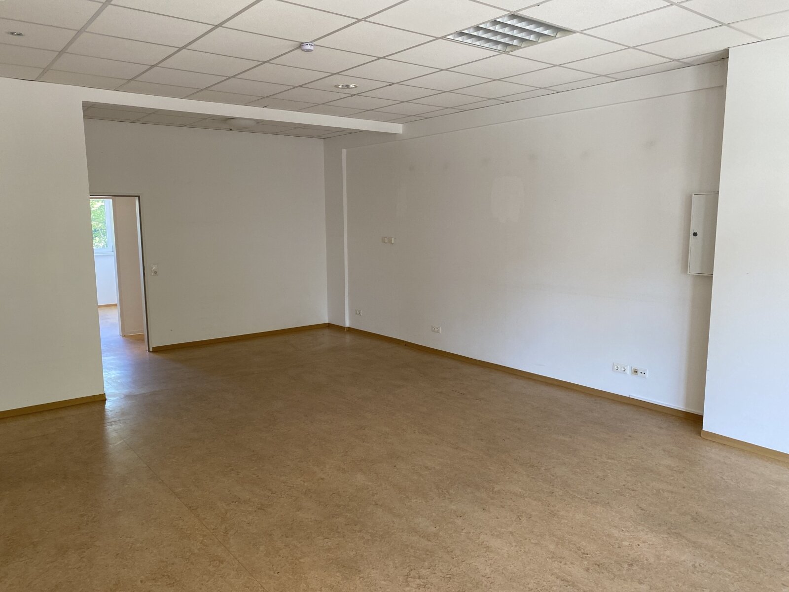 Ladenfläche in den City Arkaden, direkt am S-Bahnhof 