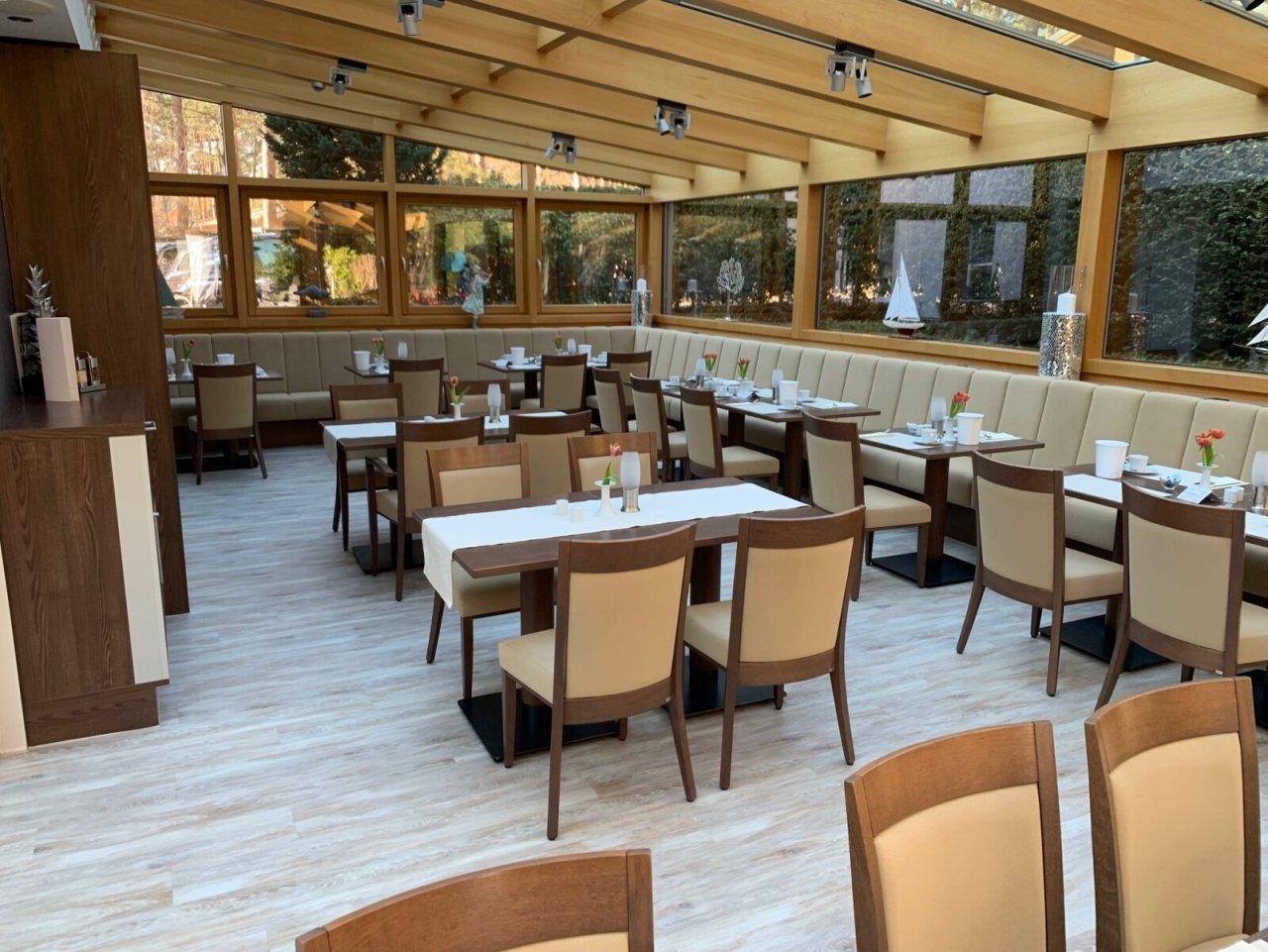 Wintergarten zur Seitenterrasse 