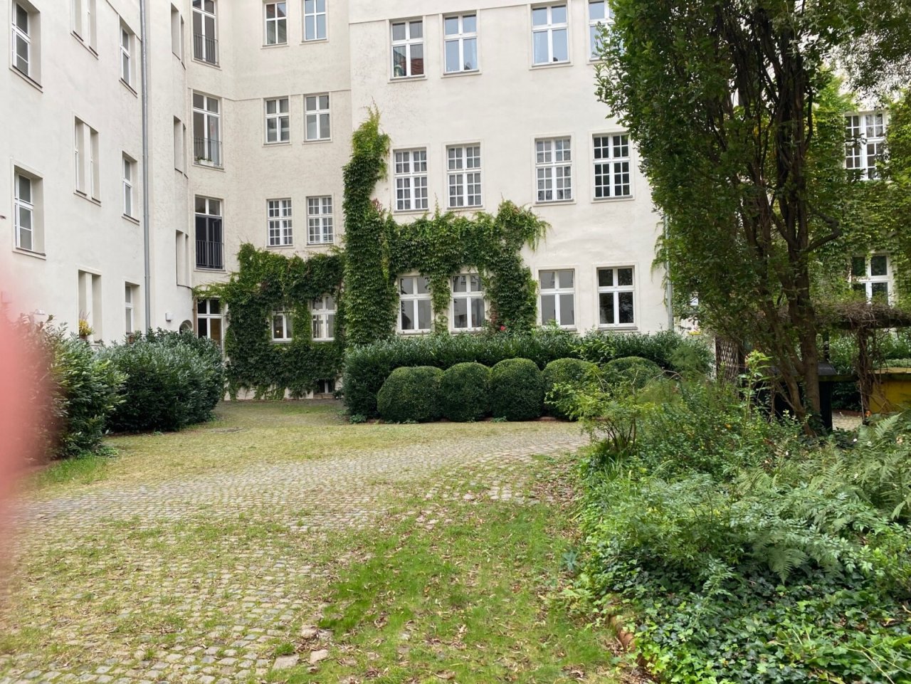 Sicht auf die Einheit im Hochparterre 
