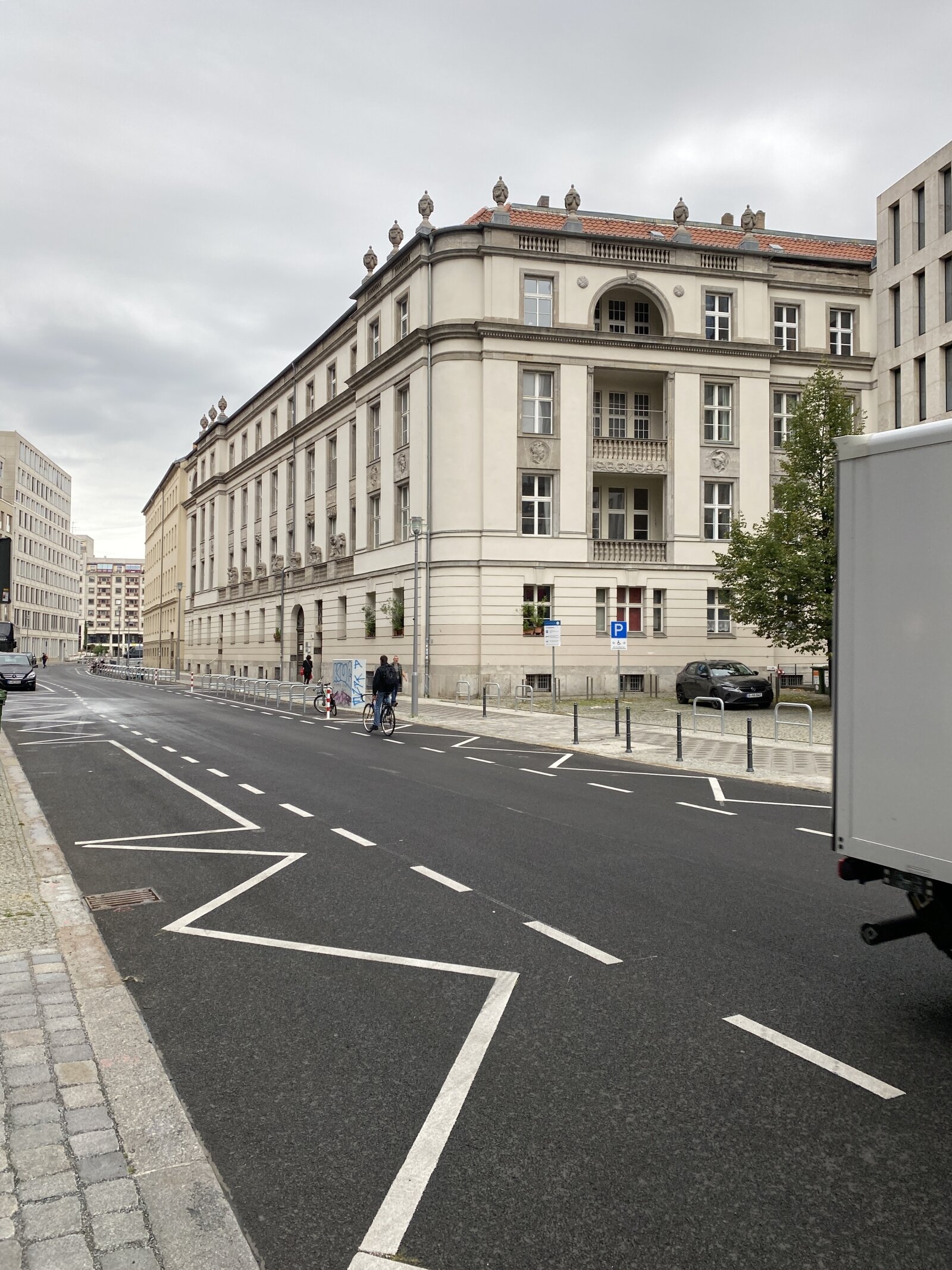 Berlin: Ruhige Büro-, Praxis- bzw. Kanzleiräume im historischen Zentrum Berlin: Ruhige Büro-, Praxis- bzw. Kanzleiräume im historischen Zentrum